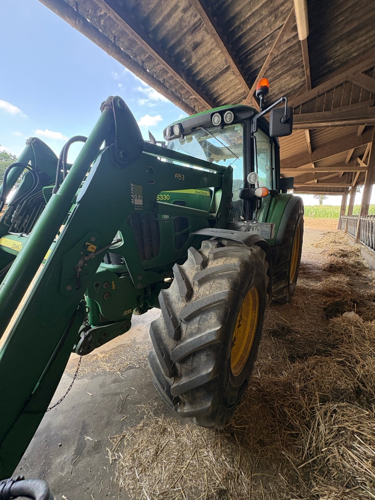 Tracteur chargeur JOHN DEERE 6330 PREMIUM - photo slide 1