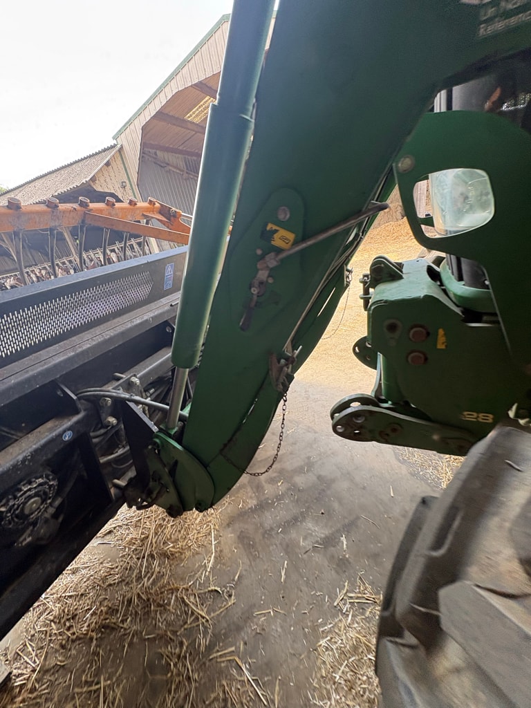 Tracteur chargeur JOHN DEERE 6330 PREMIUM - photo slide 10