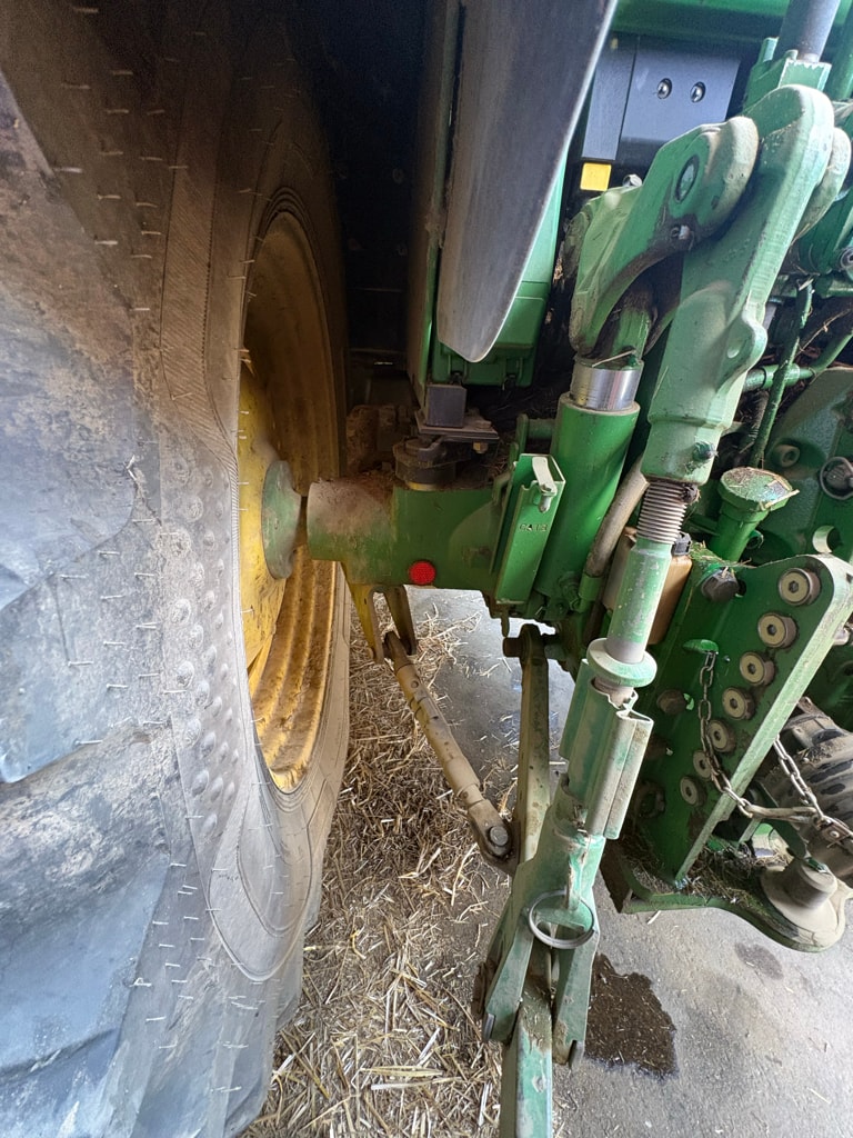 Tracteur chargeur JOHN DEERE 6330 PREMIUM - photo slide 13