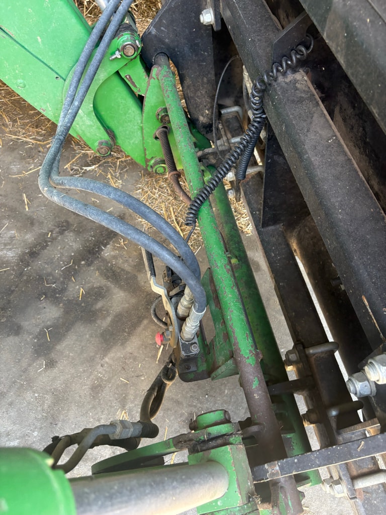 Tracteur chargeur JOHN DEERE 6330 PREMIUM - photo slide 15