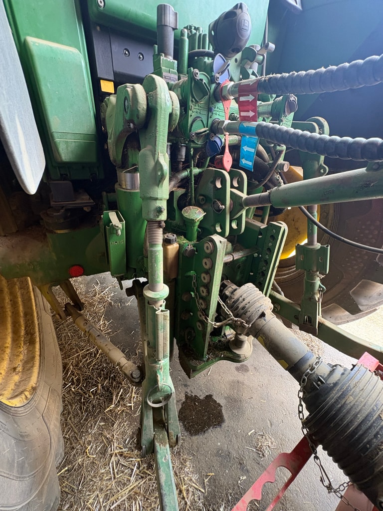 Tracteur chargeur JOHN DEERE 6330 PREMIUM - photo slide 18