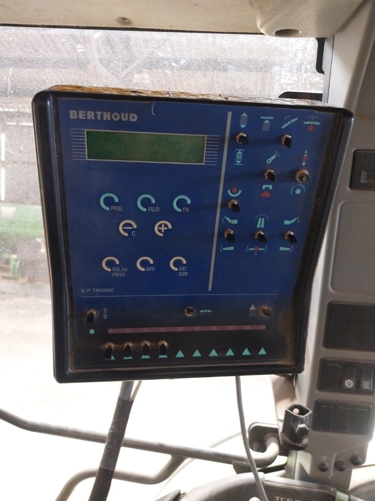 Pulverisateur BERTHOUD Major 32 dp tronic - photo slide 12