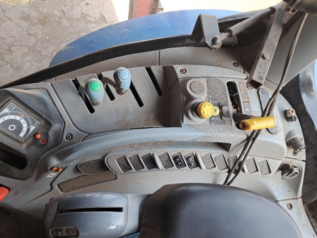 Tracteur NEW HOLLAND T6030 PLUS 6.7L - photo slide 19