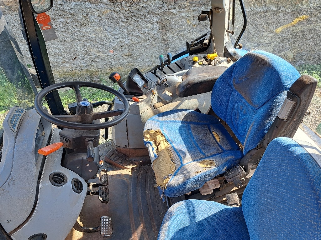 Tracteur NEW HOLLAND T6030 PLUS 6.7L - photo slide 12