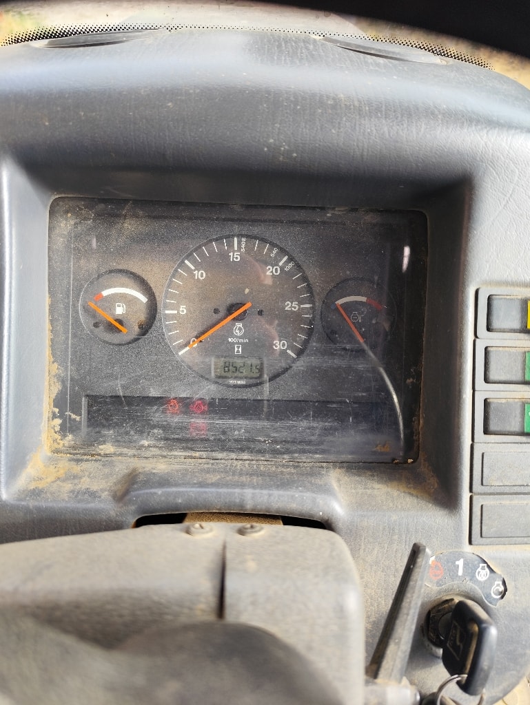 Tracteur VALTRA Valmet 865 - photo slide 9