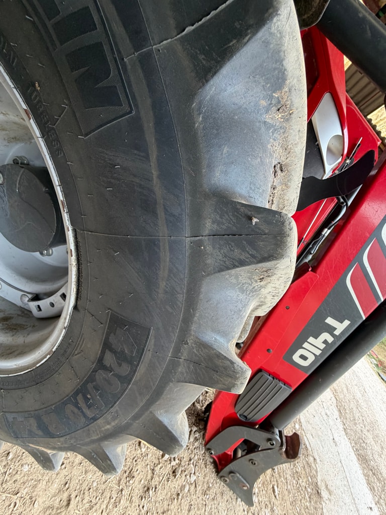 Tracteur chargeur MASSEY FERGUSON 5713 SL DYNA-6 ESSENTIAL - photo slide 9