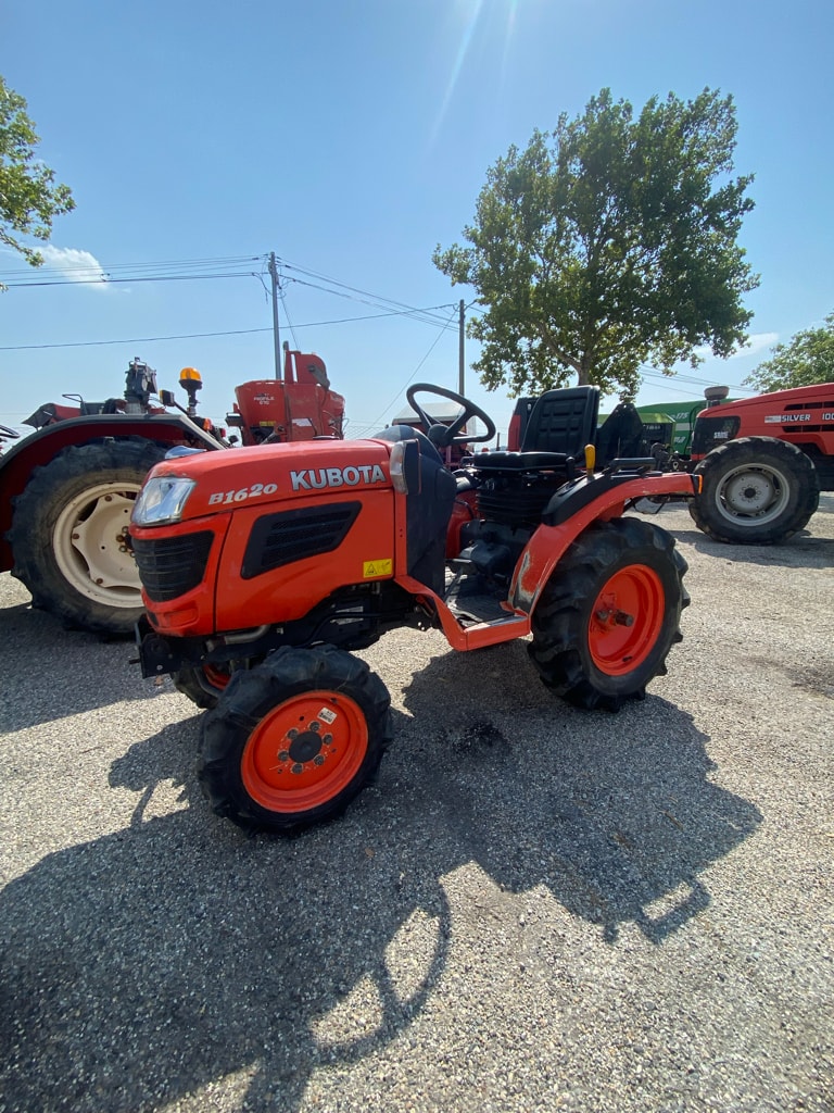 Micro tracteur KUBOTA B1620 - photo slide 1