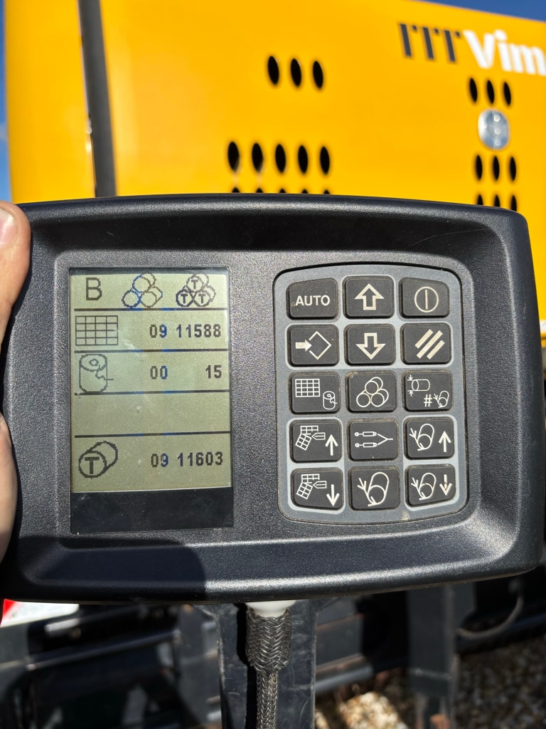 Presse balles rondes NEW HOLLAND RB 150 SUPERFEED - photo slide 2