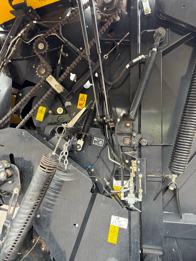 Presse balles rondes NEW HOLLAND RB 150 SUPERFEED - photo slide 12