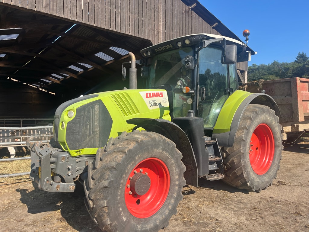 Tracteur CLAAS Arion 620 - photo slide 1