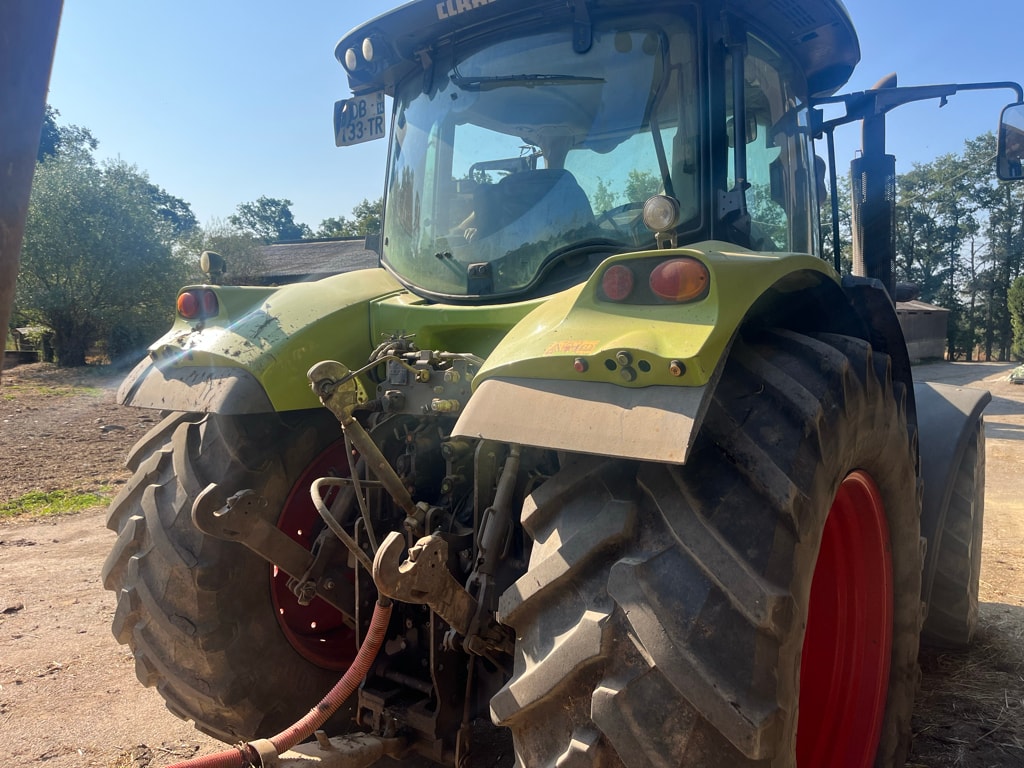 Tracteur CLAAS Arion 620 - photo slide 3