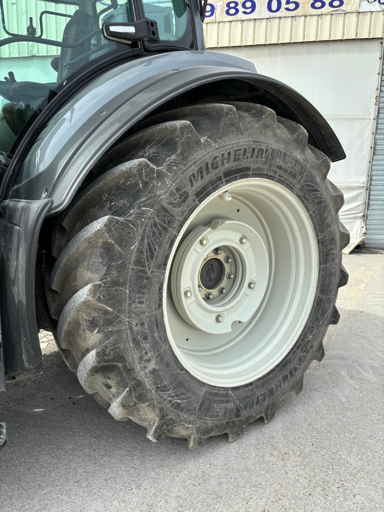 Tracteur VALTRA T194 - photo slide 8