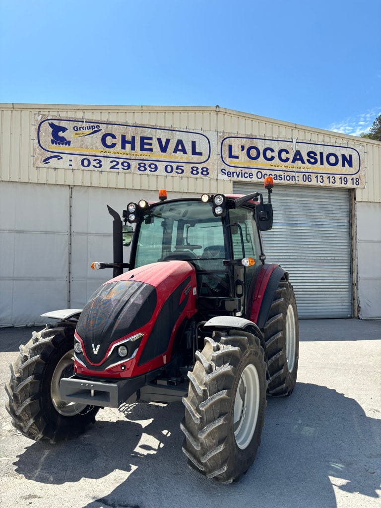 Tracteur VALTRA A85 - photo slide 1