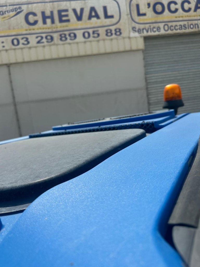 Tracteur fruitier NEW HOLLAND  T4.80 F - photo slide 6