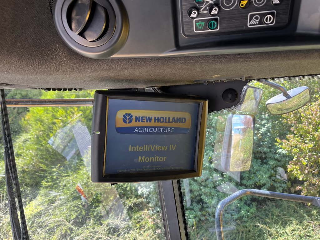 Moissonneuse NEW HOLLAND CR 9.90 REVELATION - photo slide 18