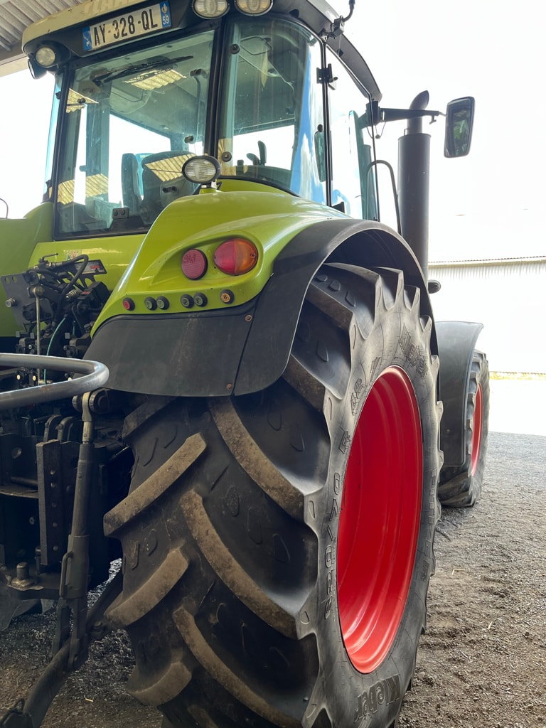 Tracteur CLAAS AXION 820 - photo slide 6