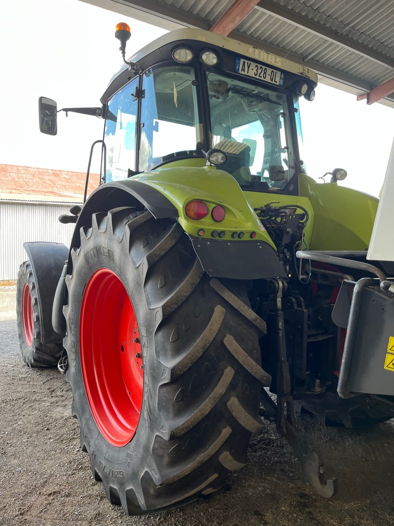 Tracteur CLAAS AXION 820 - photo slide 7