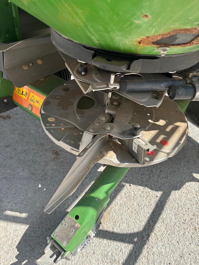 Epandeur engrais AMAZONE ZA-TS 3200 - photo slide 10
