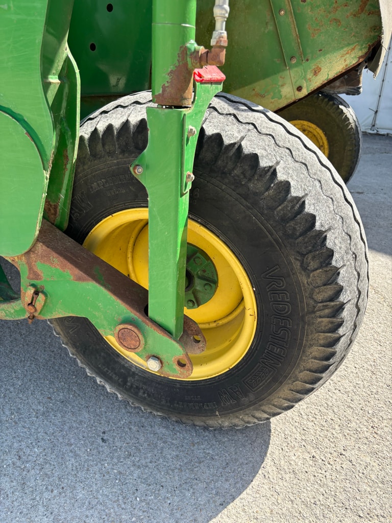 Faucheuse conditionneuse JOHN DEERE 730 - photo slide 12