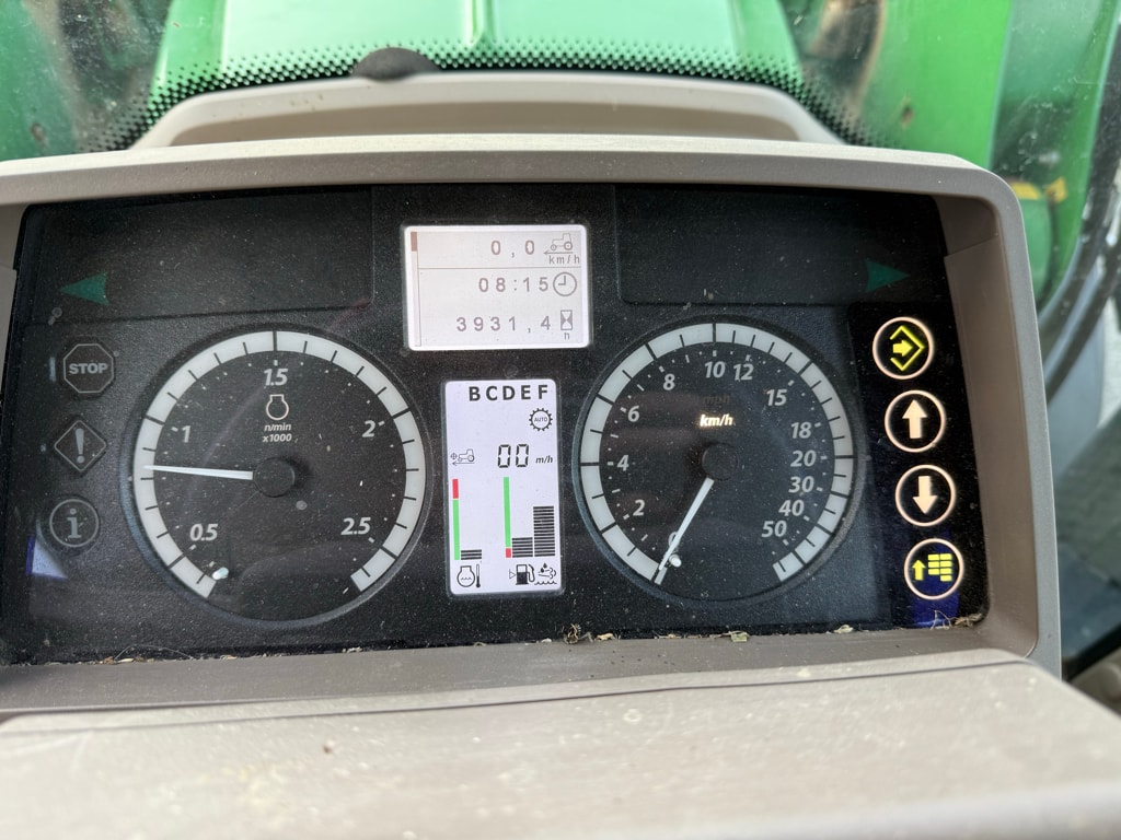 Tracteur chargeur JOHN DEERE 6110 M COMMAND QUAD - photo slide 10