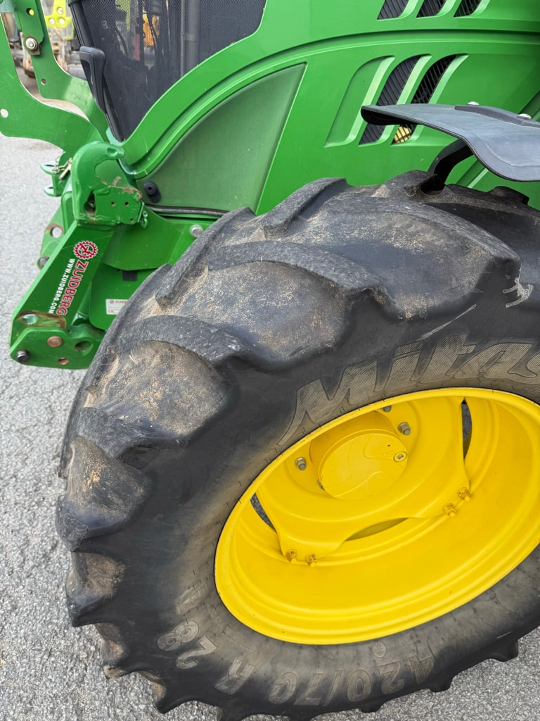 Tracteur chargeur JOHN DEERE 6110 M COMMAND QUAD - photo slide 12