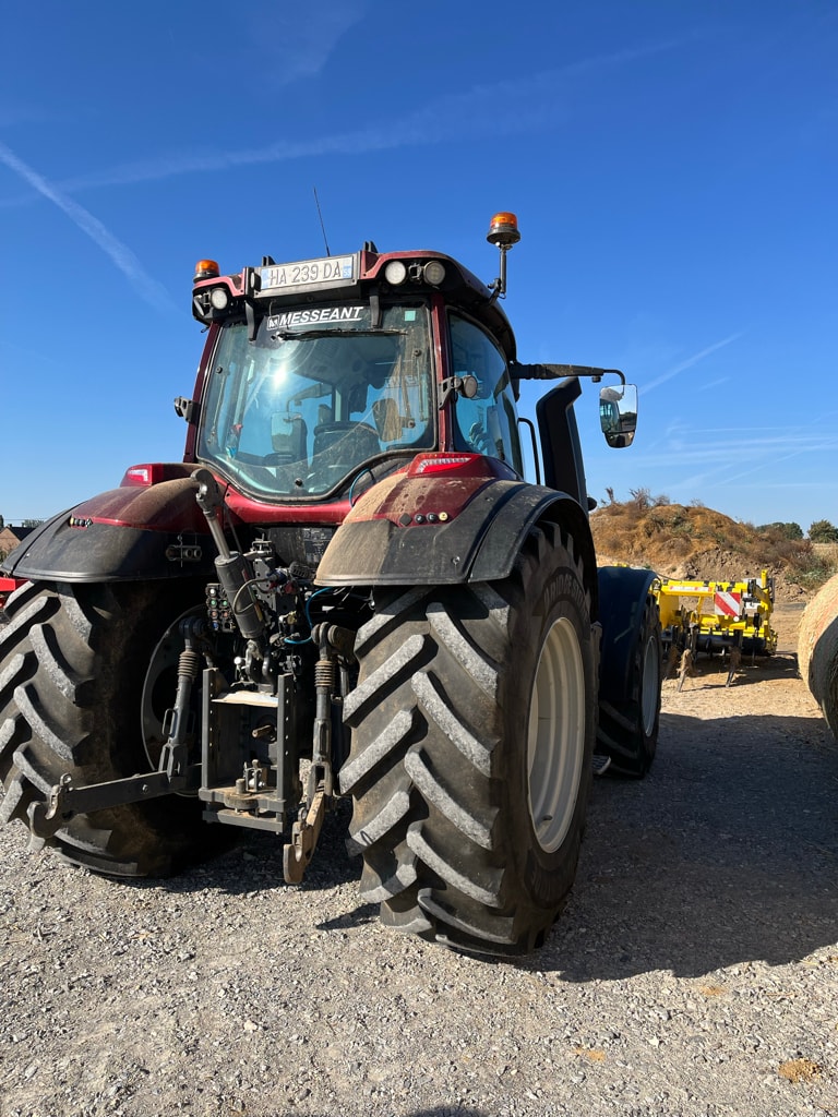 Tracteur VALTRA T235 - photo slide 8
