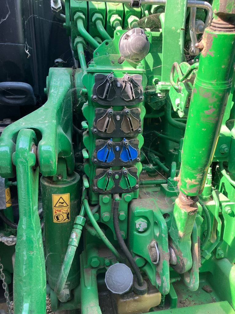 Tracteur JOHN DEERE 6215R - photo slide 15
