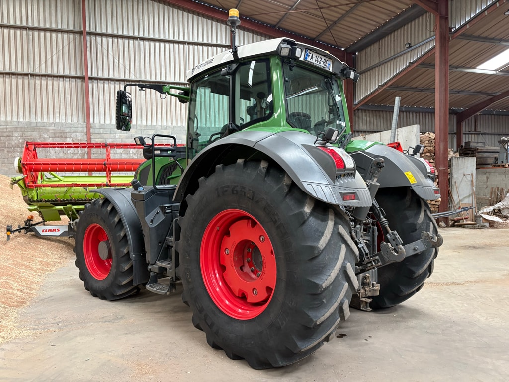 Tracteur FENDT 826 VARIO PROFI + - photo slide 3