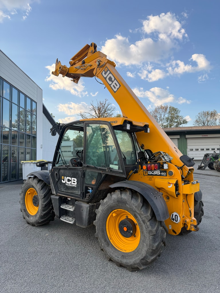 Telescopique JCB 536-60 AGRI PRO - photo slide 2