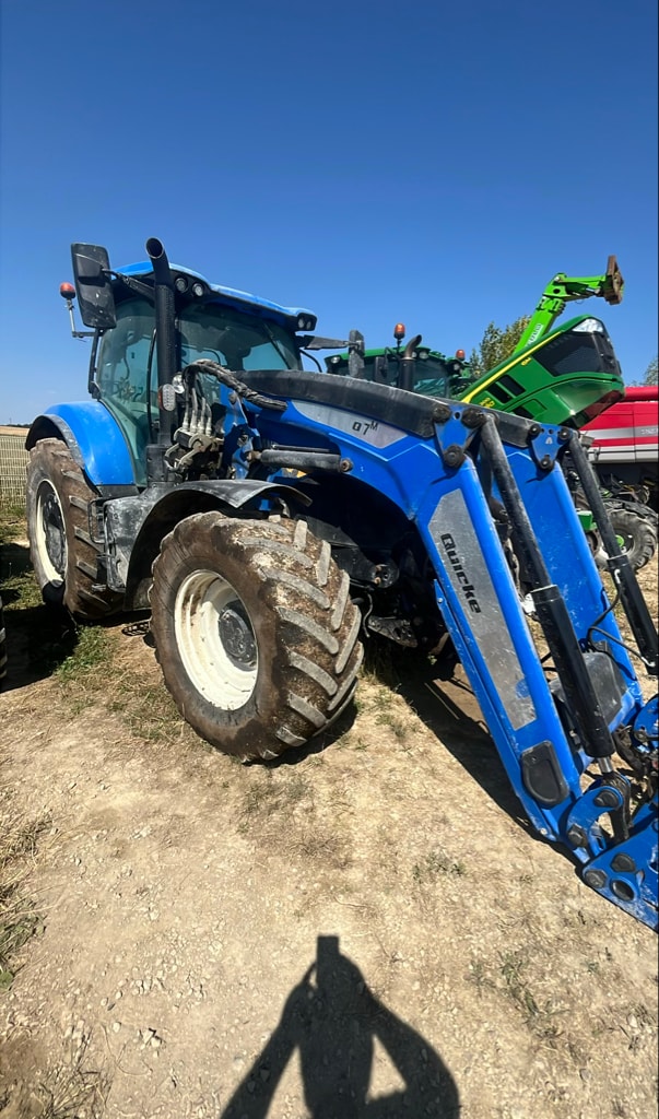 Tracteur chargeur NEW HOLLAND T7210 - photo slide 3