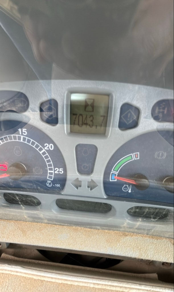 Tracteur NEW HOLLAND T6050 range command - photo slide 12