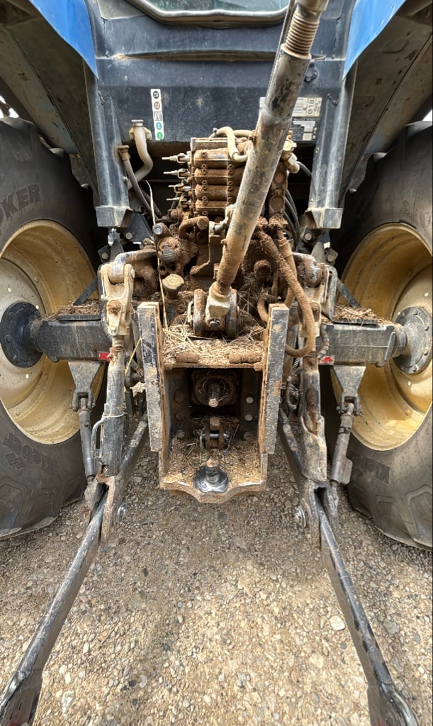 Tracteur NEW HOLLAND T6050 range command - photo slide 11