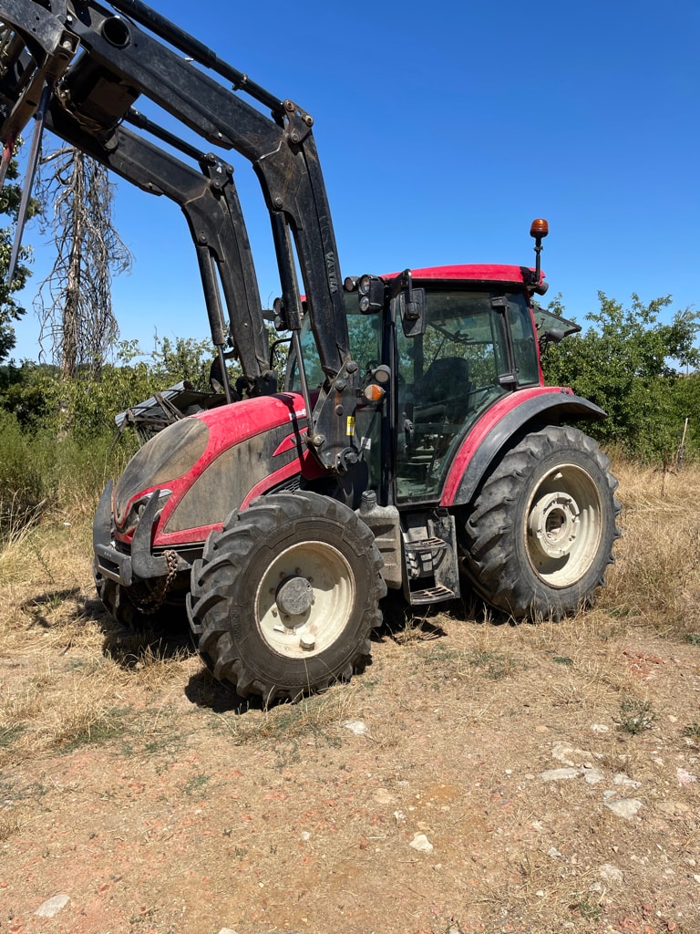 Tracteur VALTRA A 75 - photo slide 1