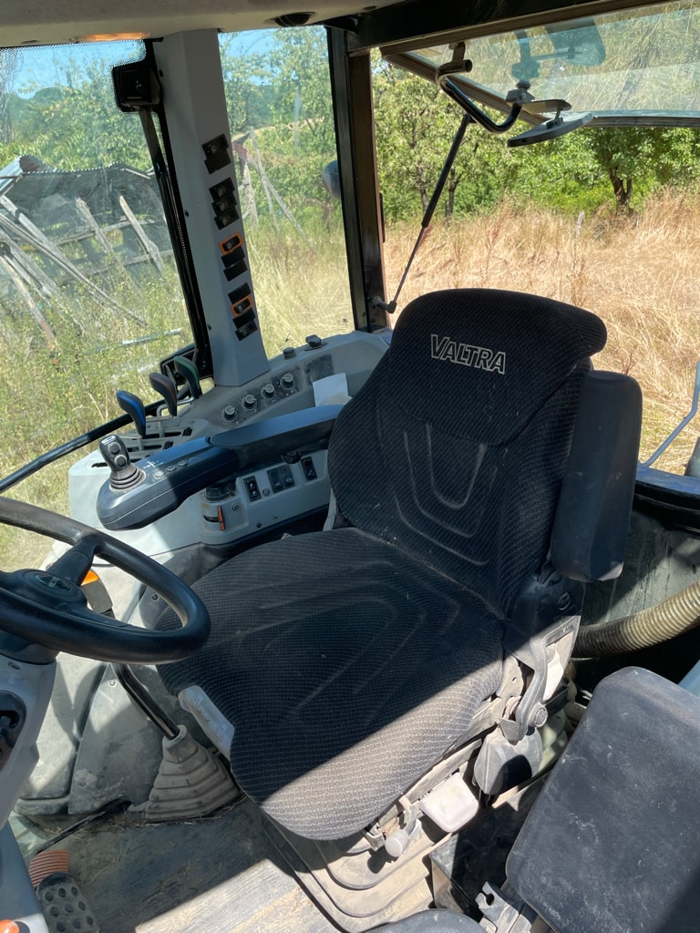 Tracteur VALTRA A 75 - photo slide 3