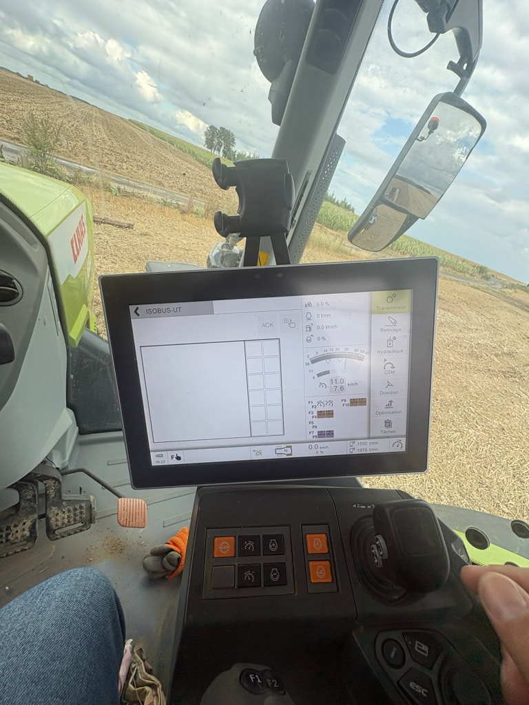 Tracteur CLAAS Arion 660 CMATIC CEBIS - photo slide 12