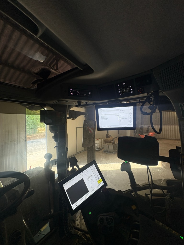 Tracteur CLAAS Arion 660 CMATIC CEBIS LS+ - photo slide 16