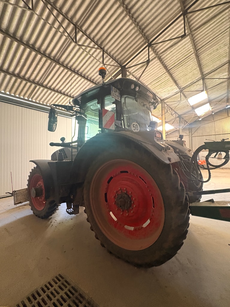 Tracteur CLAAS Arion 660 CMATIC CEBIS LS+ - photo slide 11