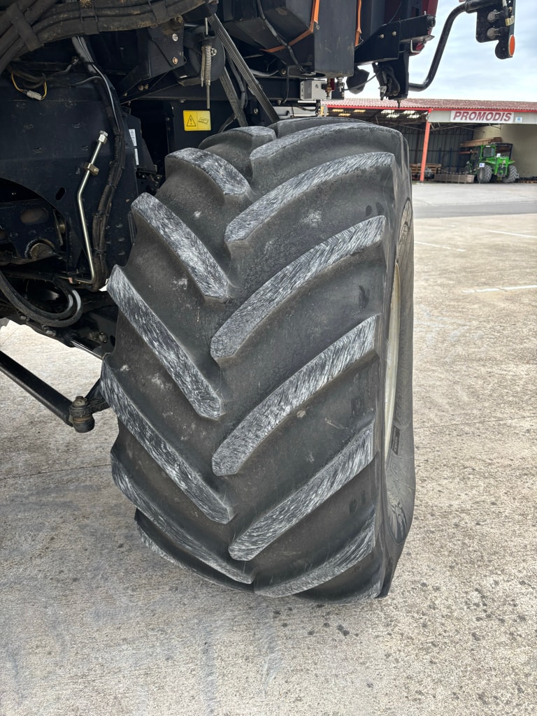 Moissonneuse CASE IH AXIAL-FLOW 9240 smart trax - photo slide 27