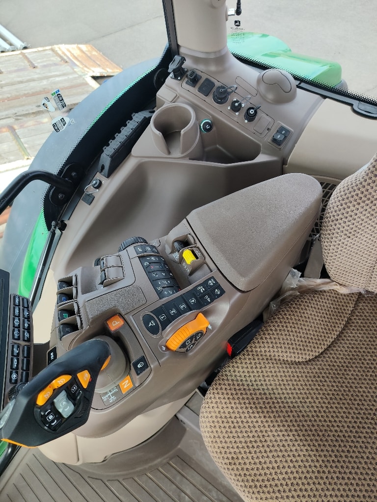 Tracteur JOHN DEERE 6R155 - photo slide 15