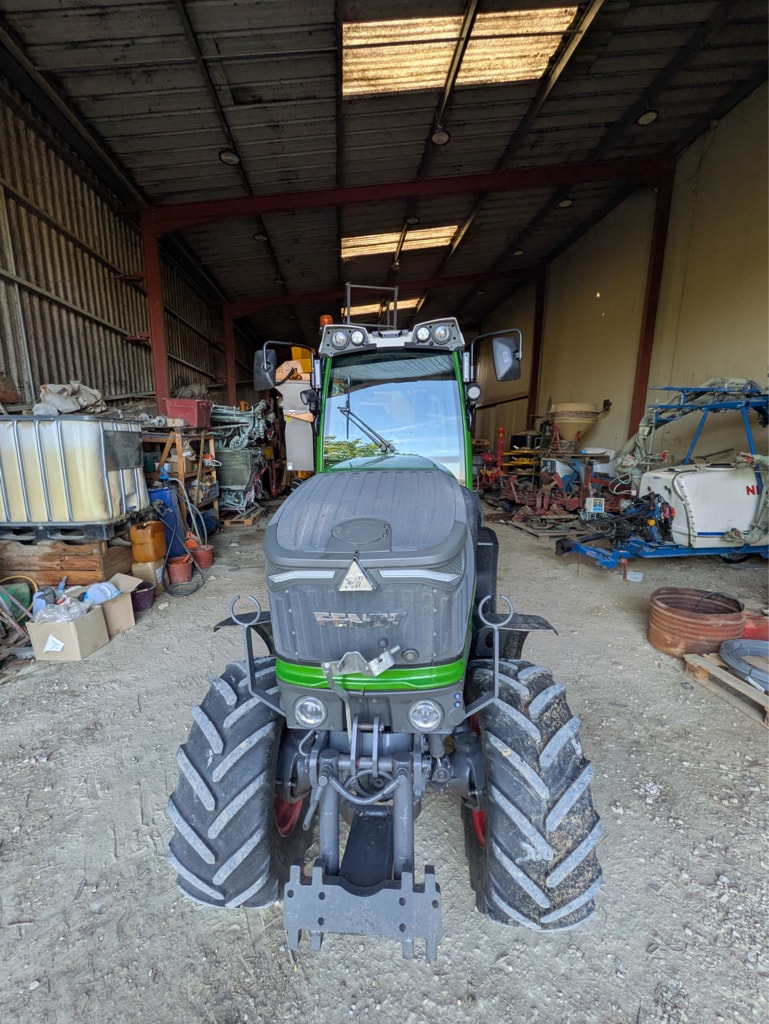 Tracteur FENDT 210 V - photo slide 3