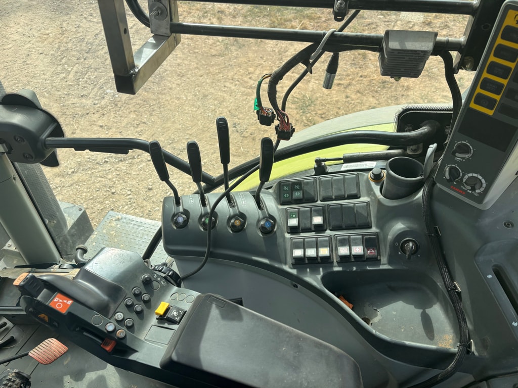 Tracteur CLAAS ARION 650 - photo slide 17