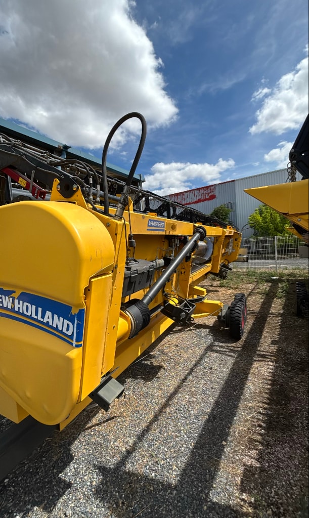 Moissonneuse NEW HOLLAND CH 7.70 - photo slide 11
