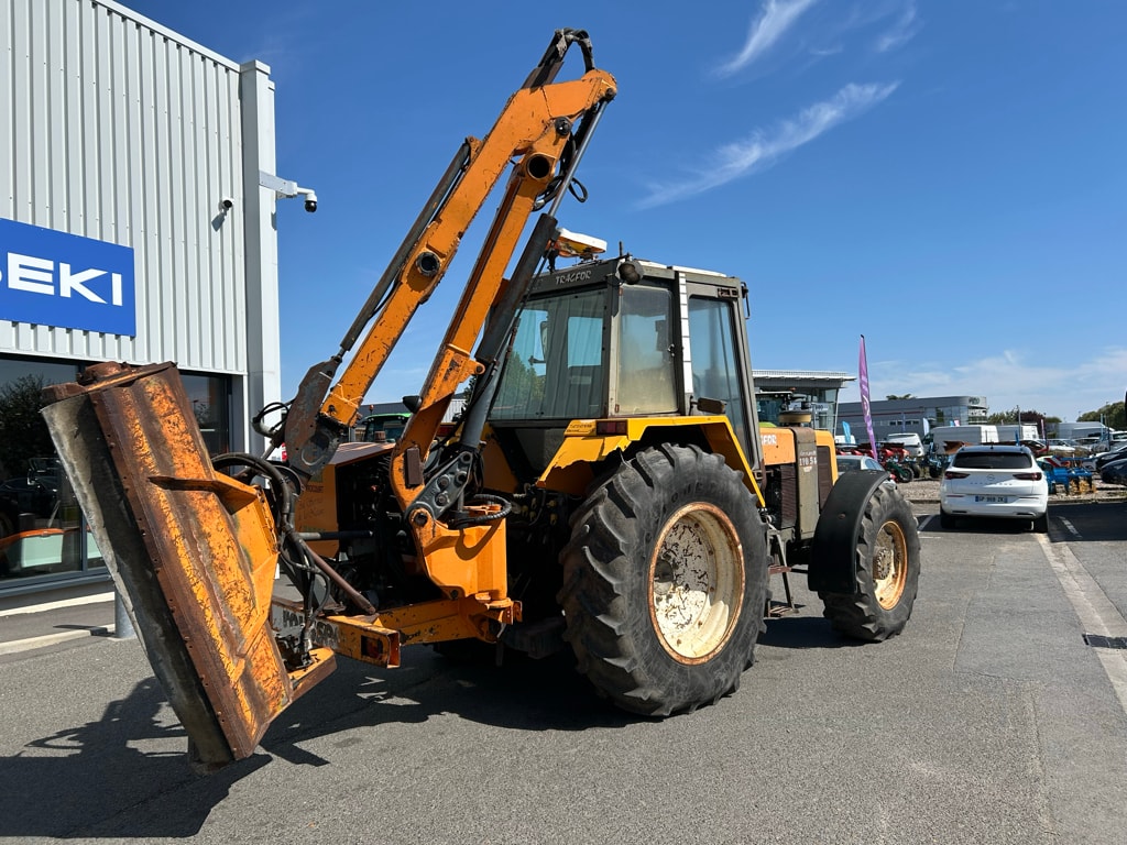 Tracteur RENAULT 110-54 - photo slide 7