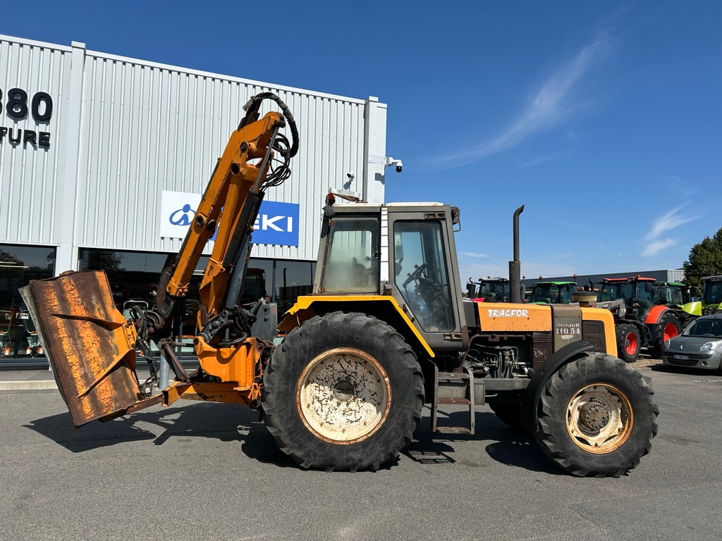 Tracteur RENAULT 110-54 - photo slide 8