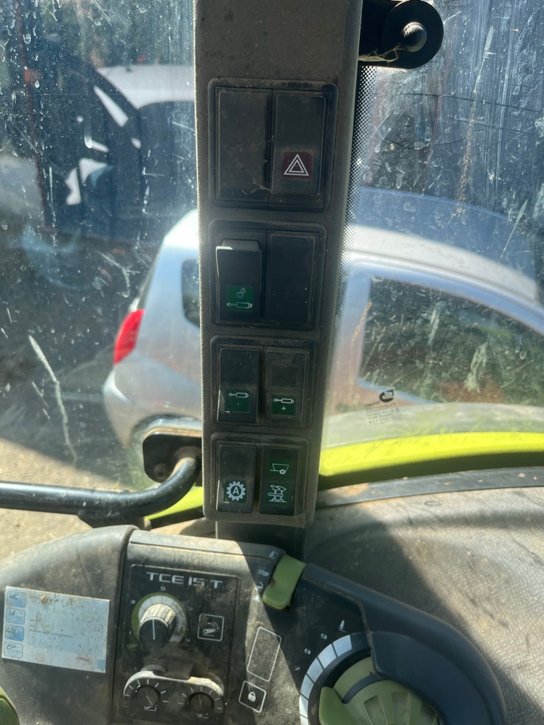 Tracteur chargeur CLAAS ARION 410 - photo slide 12