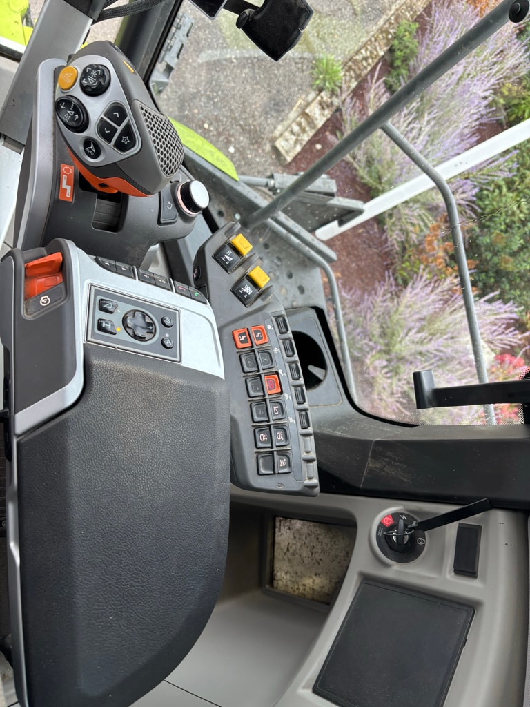Moissonneuse CLAAS Trion 650 - photo slide 4