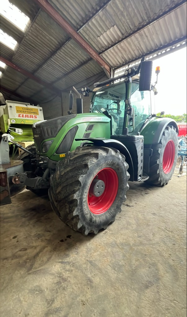 Tracteur FENDT 720 VARIO POWER - photo slide 1