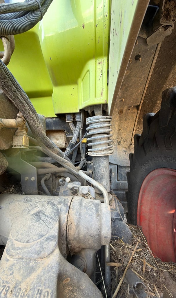 Tracteur CLAAS AXION 810 - photo slide 6