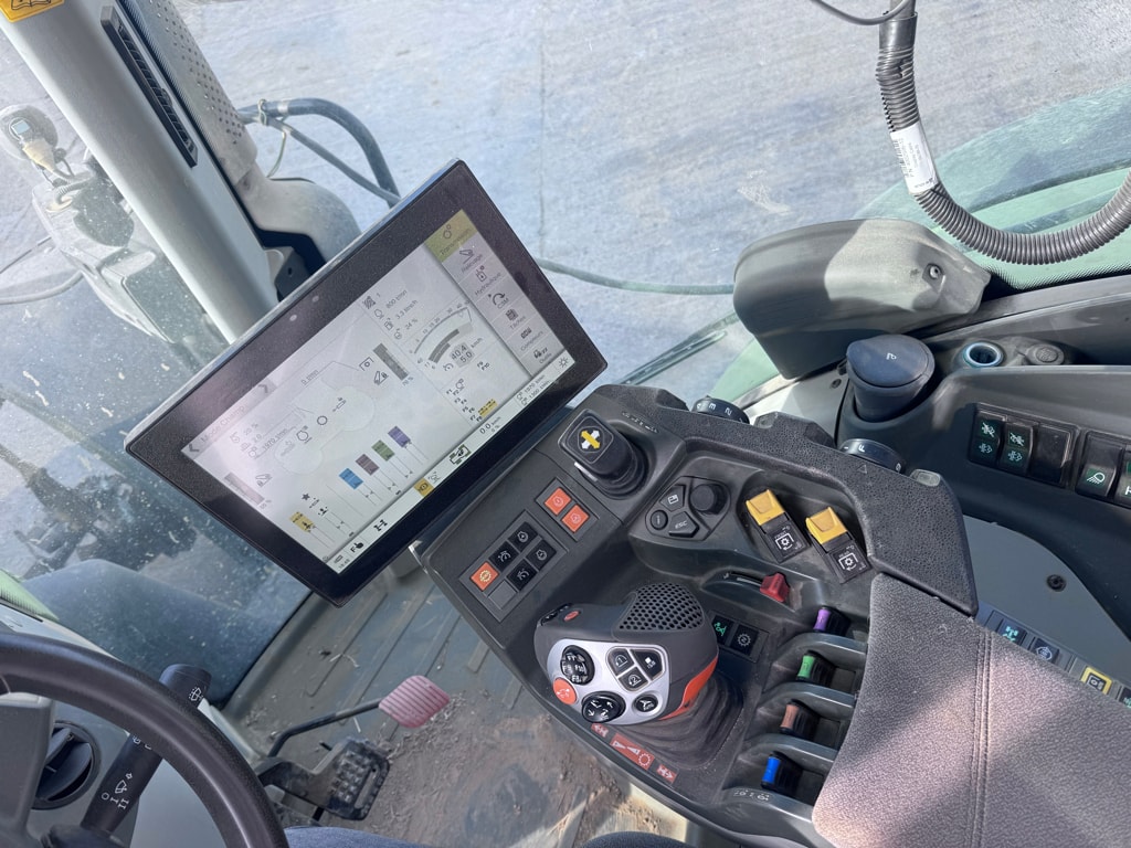 Tracteur CLAAS Arion 630 cmatic - photo slide 8