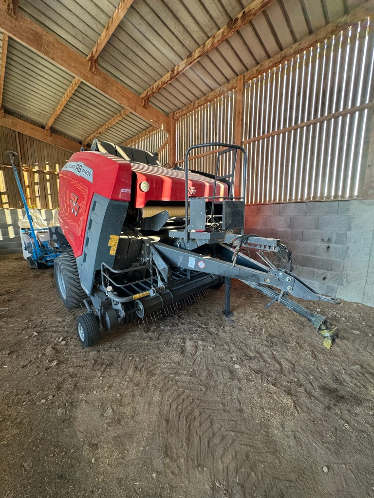 Presse balles rondes MASSEY FERGUSON RB 4160 V Xtra Cut - photo slide 1